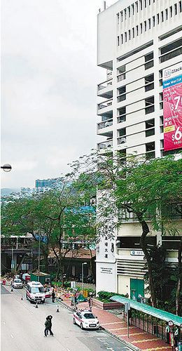 Ŀ�����Ů��׹¥�ڵ��οͱ���һ����ͼ��