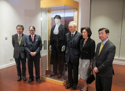 �۴��ǰ�����������Ժ��ϯ��������ͥ����