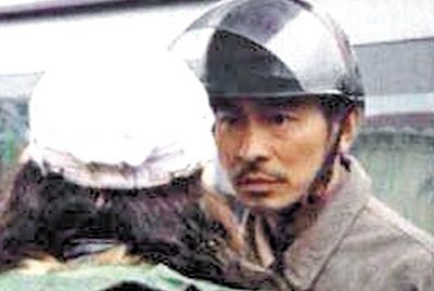 灰头土脸骑摩托刘德华扮农民惟妙惟肖(图)