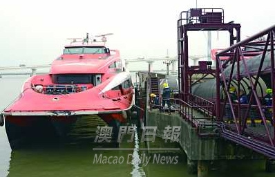 香港开往澳门喷射船撞码头疑因机件故障影响制动
