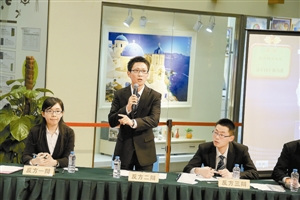 ���۰�̨У�ʱ�������Ļ