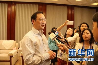 重庆市副市长刘强8日接受港澳记者采访 新华社记者 李海堂摄