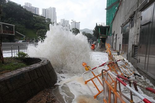 ���һˮ�ܱ����γɡ���Ȫ��·�汻��٣�ͼ��