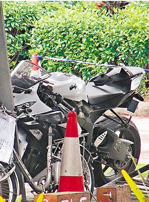 �ͻ�������ͷײ�綯���۾�Ա�����������˻���