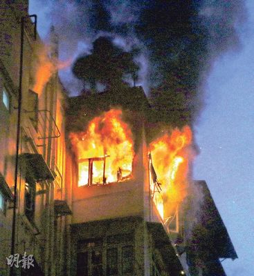 ���©������ָ�Ů�����ɷ��ſ�ڵ�������