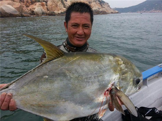 "喜神"捕获"快鱼"黄立仓(图片由受访者提供)