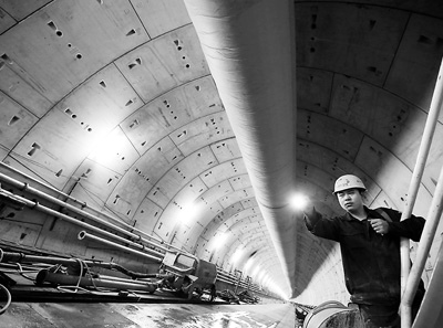 ���۸����ڵضι��̹�ͨ