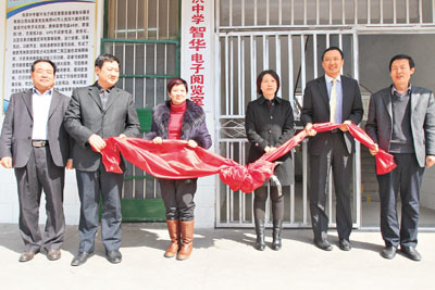 ���һ�����20���ۼ�Ϊɽ����ѧУ����600���Ԫ