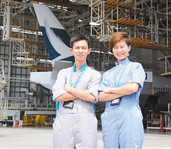 ����ܵܵ�������־��Ϊ���Ů�ɻ�ά��Ա��ͼ��