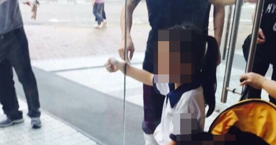 Ůͯ���󱻼�2.54���ײ����ŷ�϶��������ʩ�ȣ�ͼ��