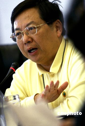 图香港教育工作者联会会长杨耀忠审议两高报告