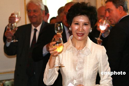 英国香港协会举办午宴庆祝香港回归中国十周年