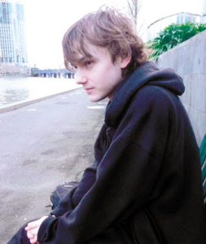 揭秘"泄密之王":阿桑奇曾和16岁女友生下一子