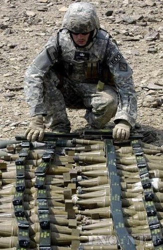 阿富汗塔利班摆"地雷阵" 美海军陆战队举步维艰