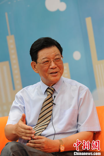 ǰ���ⳤ���ж���Ȼ��̸�����������ӽǽ��