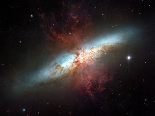 ��ѧ�ҷ��������ңԶ��ϵ���132�ڹ��꣨ͼ��