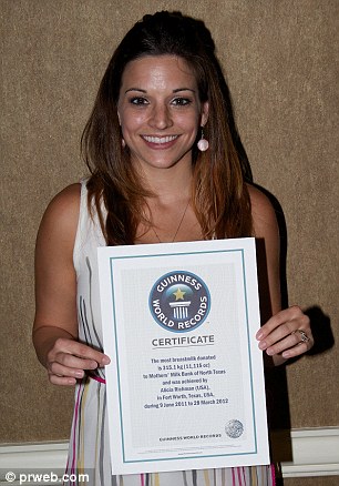 ����һ�����������325��ĸ���������¼��ͼ��