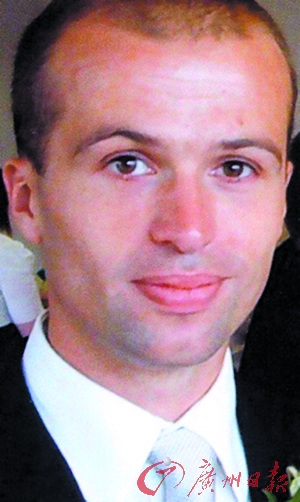 英国特工裸死在上锁旅行袋内调查称其或自杀