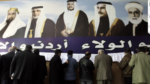 Լ����������ת���״δ�ѡ��5��Աά������