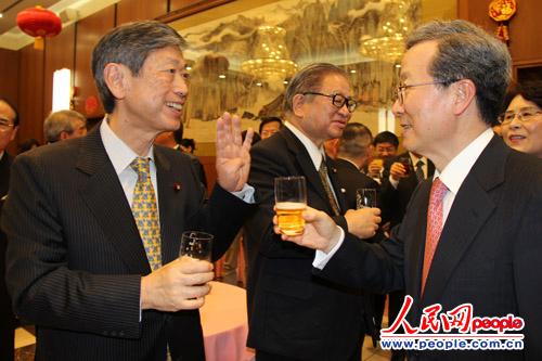 �����Ѻ�������һ�³�ŵ�����������й�ϵ��ͼ��