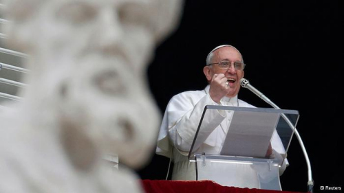 梵蒂冈天主教新教皇就职典礼举行教皇乘车巡游