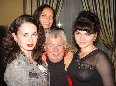 俄罗斯乌克兰推出美女伴游 受欧美剩男热捧(图)