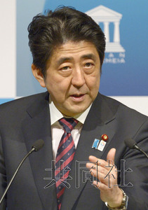 �������Ի��ڰ˹����֮�ʻ�̸��̸����������