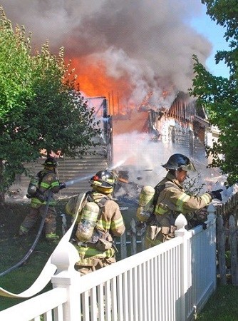 ����һС�ͷɻ�׹�����������ջ��ձ���ס��