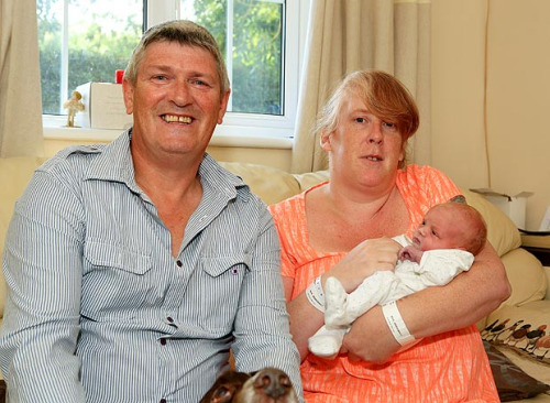 Ů�Ӹ�����ʹ�ŷ��ֻ���15Сʱ����ŮӤ��ͼ��