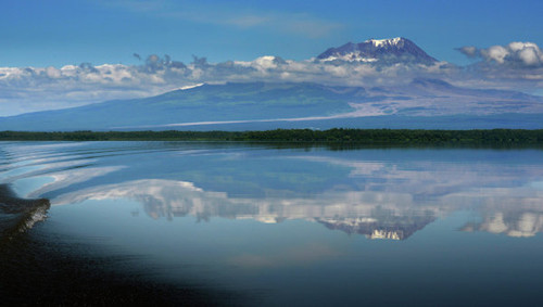 ��Զ��һ����ɽ�����ɽ�ҳ���5ǧ�׸߿գ�ͼ��