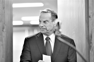 ��ʥ�����г��ٱ�����ɧ������11��Ů��ָ��