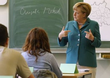 Ĭ�˶�ǰ��һ����ѧΪѧ����������ǽ��ʷ��ͼ��