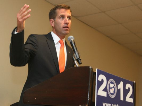 美副总统拜登长子突发病症需治疗拜登陪同(图)