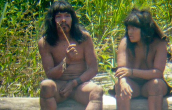 与世隔绝的秘鲁土著人现身机构呼吁保护(图)