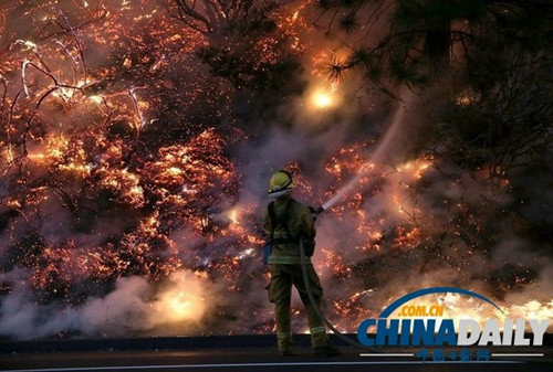 美国加州森林大火继续蔓延成州史上第七大火灾