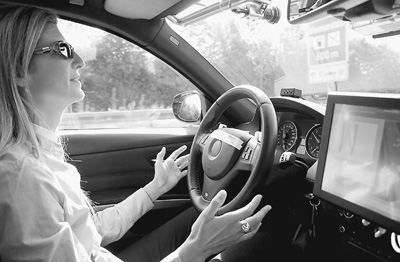 �¹���װ��ͨ�����˼�ʻ�ܸ��������飨ͼ��