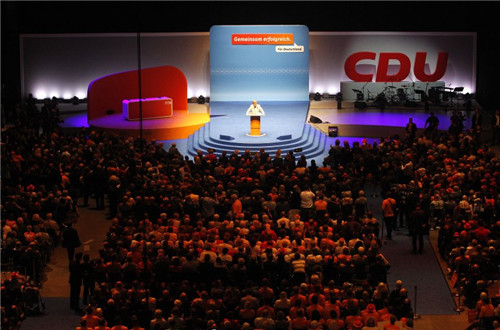 �¹���ѡ�ٽ�Ĭ�˶��Ŷ�����Ů������Ʊ����ͼ��