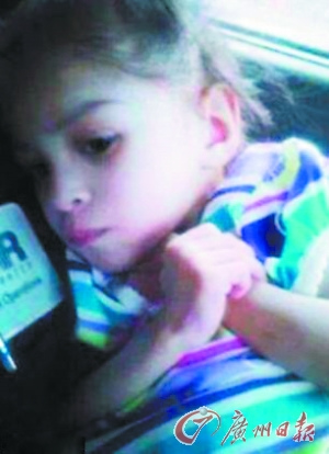 ����3��Ů��������������������ҧ�ɺۼ���ͼ��