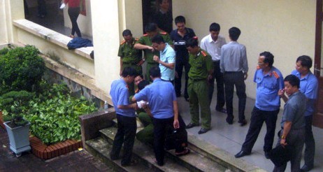 Խ��һ���������ؾ��׿�ǹ������Ա����ɱ��ͼ��