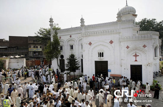 巴基斯坦爆炸案致82人死亡巴中断同塔利班对话