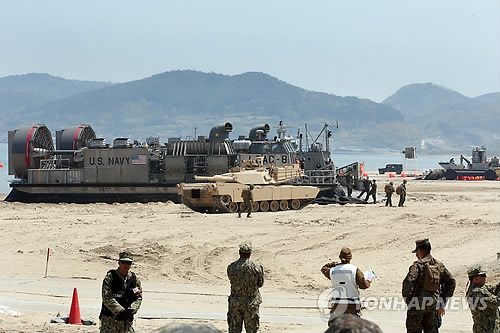 韩媒:朝鲜沿海部署130艘气垫艇时速约100公里