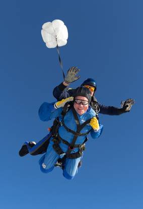 ����������ɡ��������մ�3900�׸߿�Ծ�£�ͼ��