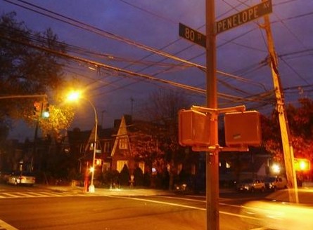 ŦԼһѧУ���ֱ�¶�������Ůѧ���������