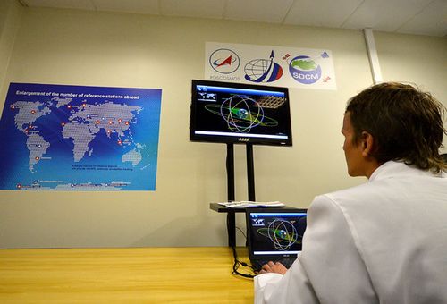 �Ǳ���GPS�������Ƴپ����Ƿ������������վ