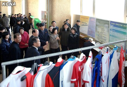 ���ʾٰ������Ƽ��ɾ�չչ���������ļ�Ӫ����