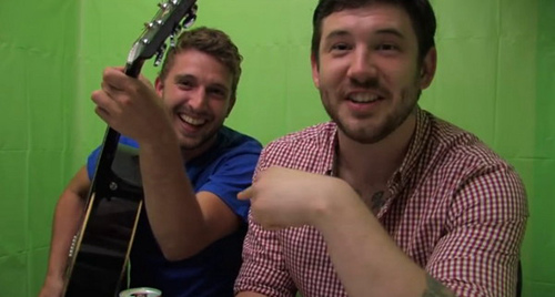 男子不气女友出轨跟情敌成兄弟写歌感叹人生诡异