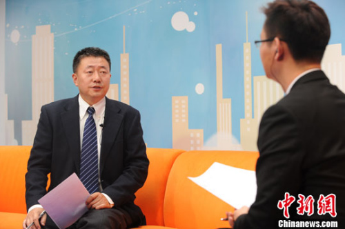 ѧ�ߣ����ɽ�ɽ��Լ��ϵ����Ƭ��ǩ�����й���Ч