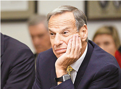 ����ʥ����ǰ�г�����ɧ��ŮְԱ���л��̼�����