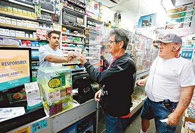 �����ײʿ�������һ���н�ͷ�������6����Ԫ