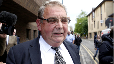 半数英议员被指上班刷考勤便可领300英镑津贴